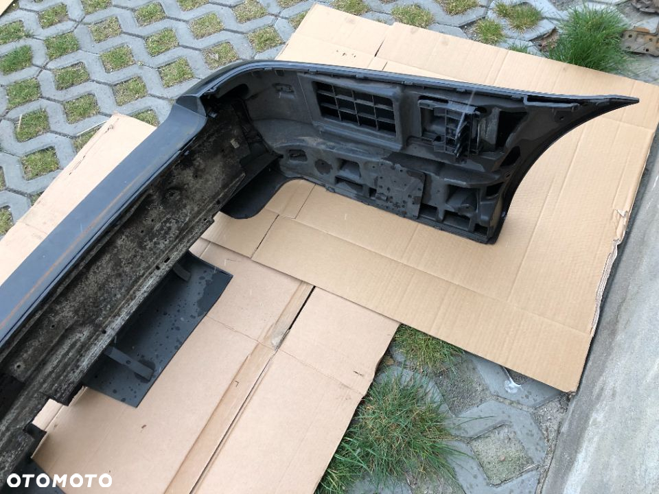 BMW E39 ZDERZAK tył touring hak COSMOSSCHWARZ 303 - 17