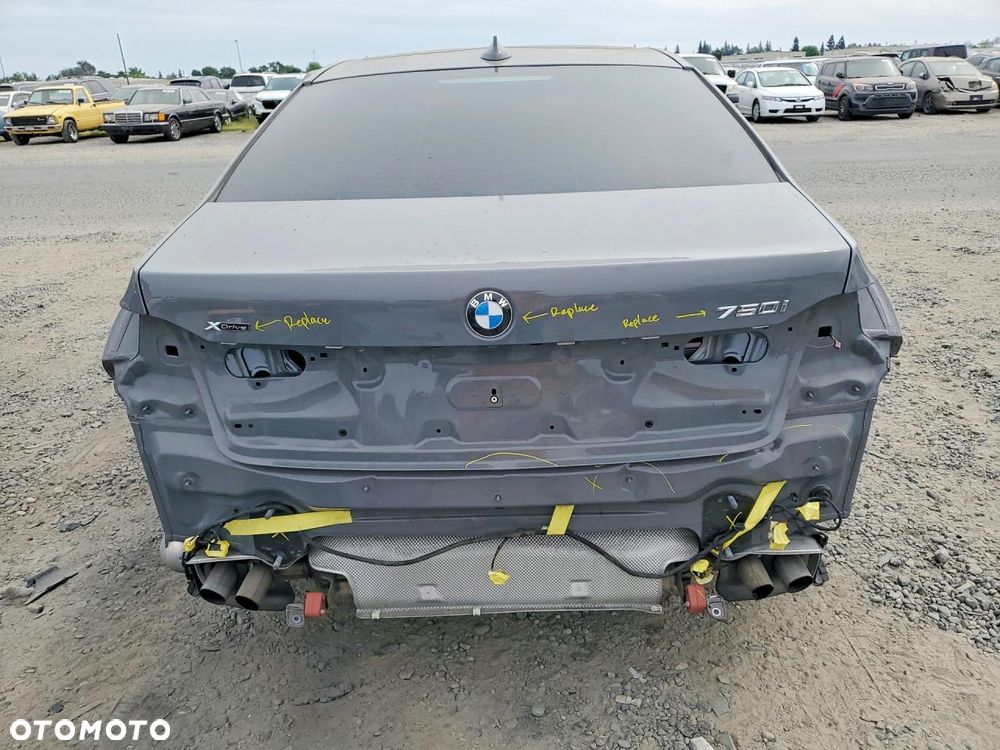 BMW Seria 7 750i xDrive - 7