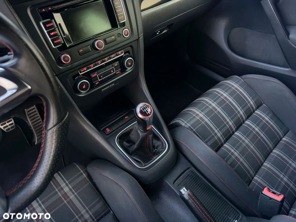 Volkswagen Golf ver-vi-2-0-tsi-gti - 9