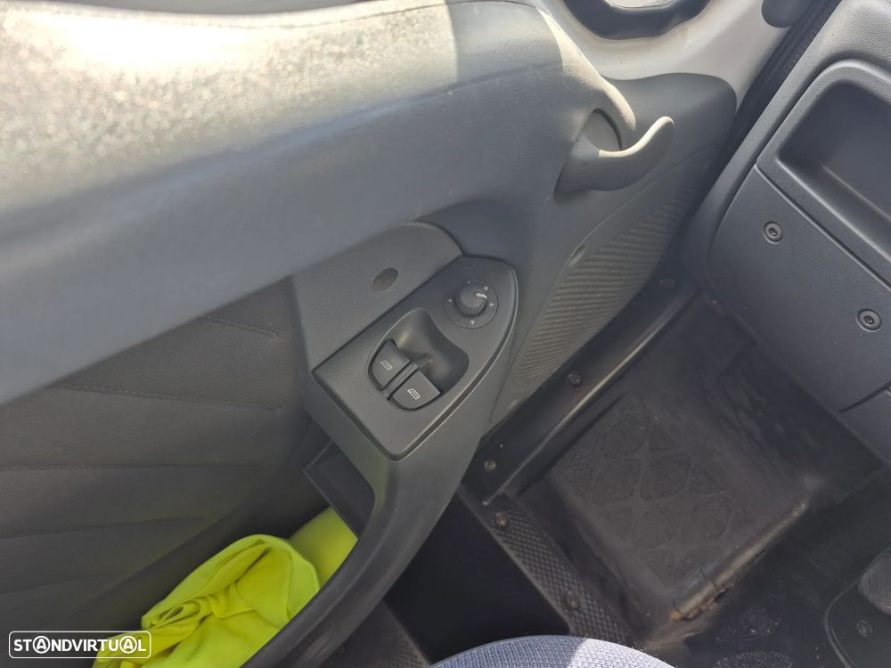 Sky Capuchine FIAT DUCATO 2.8 JTD  - SKY - 7 LUGARES - 6 DORMIDAS - 10