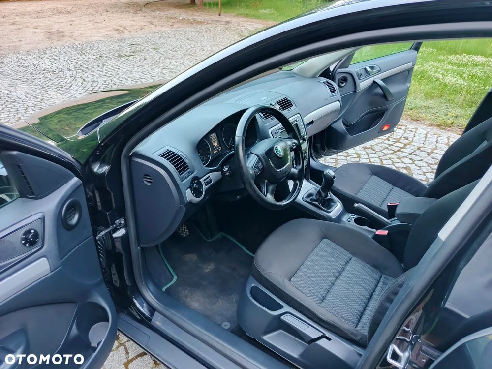 Skoda Octavia 1.6 TDI DPF Ambition - 13