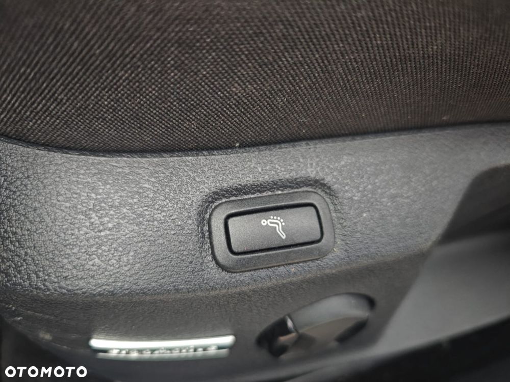 Volkswagen Golf 2.0 TDI R-Line DSG - 28