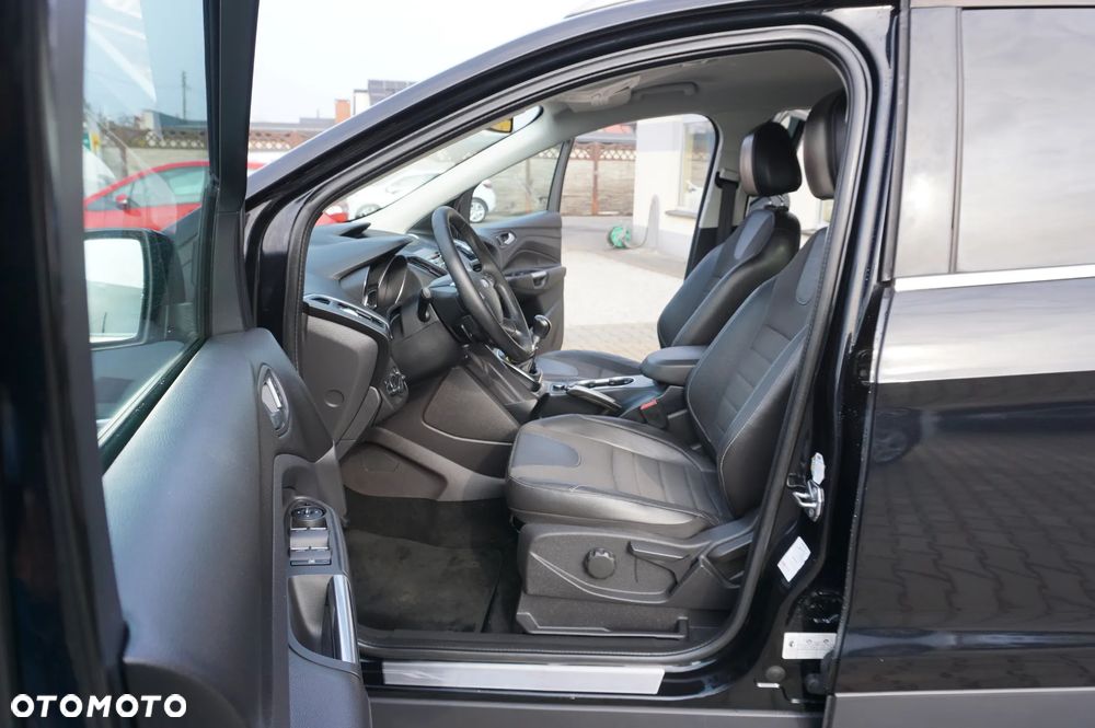 Ford Kuga 2.0 TDCi 2x4 Titanium - 19