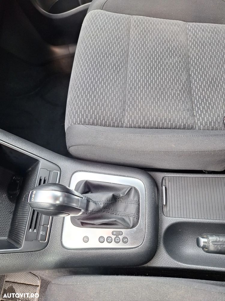 VOLKSWAGEN Golf Plus 2011 — imagine 7