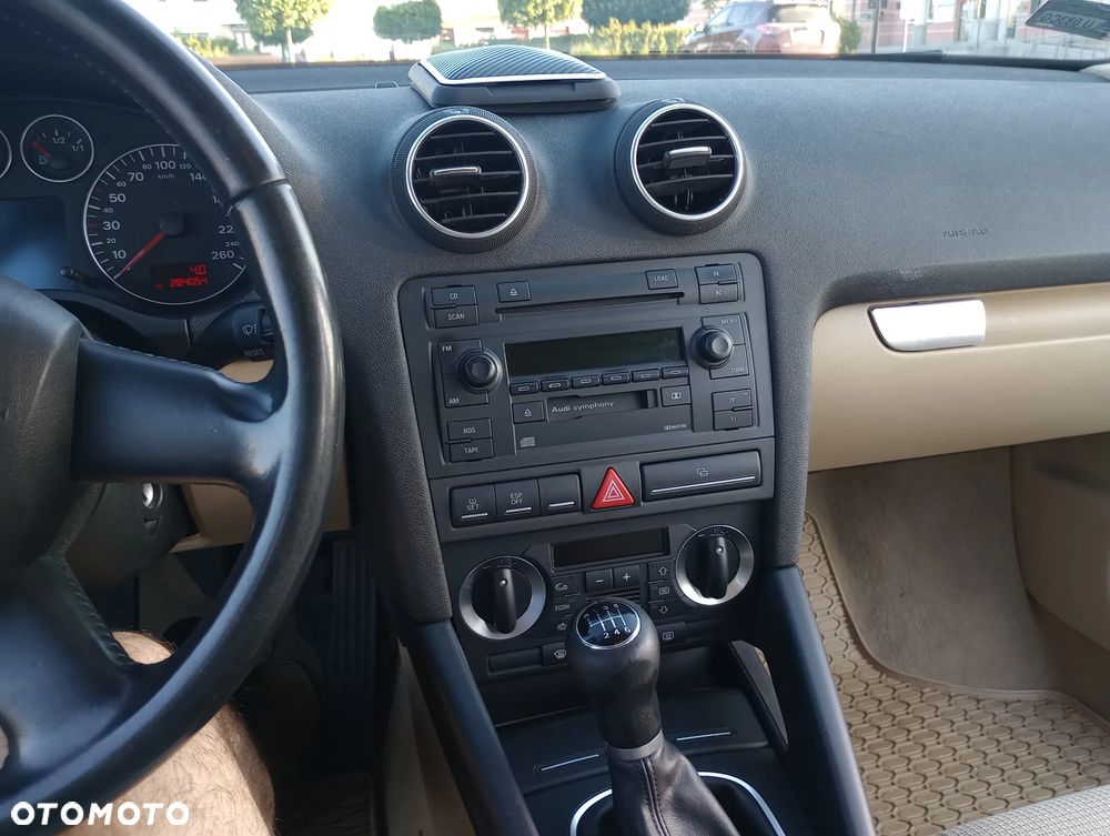 Audi A3 Sportback 2.0 FSI Ambiente - 6