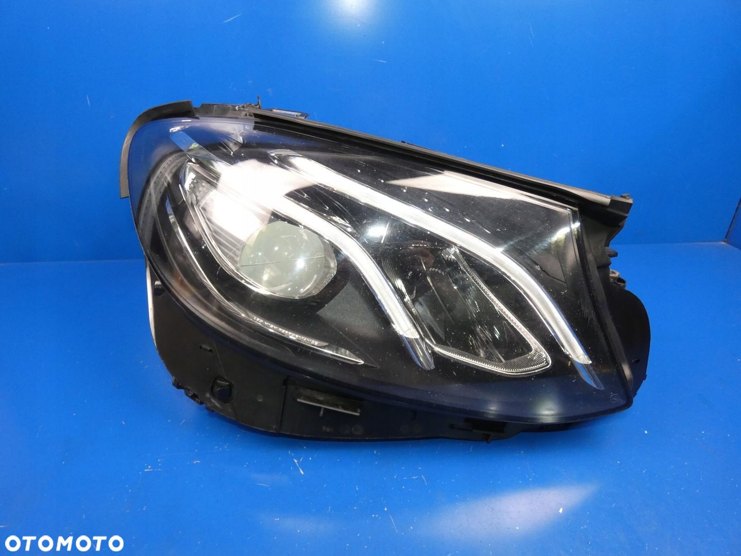 MERCEDES E KLASA W213 LAMPA PRAWY PRZÓD LED HIGH PERFORMANCE ANGLIK - 1