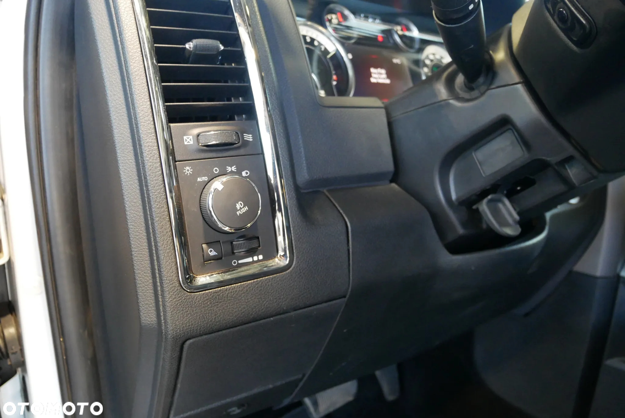 Dodge RAM 1500 5.7 4x4 - 20
