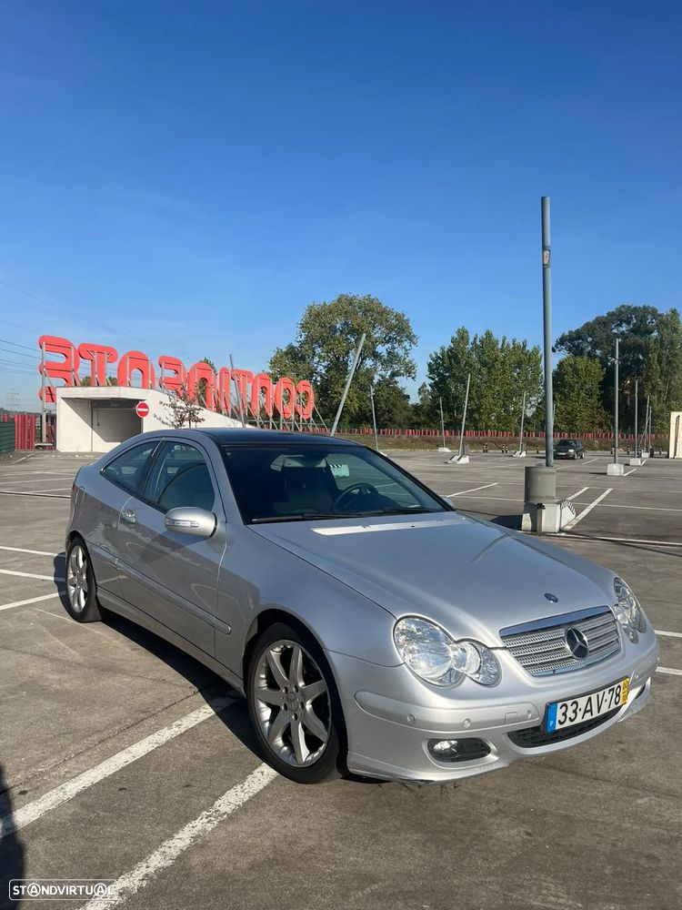 Mercedes-Benz 220 - 18