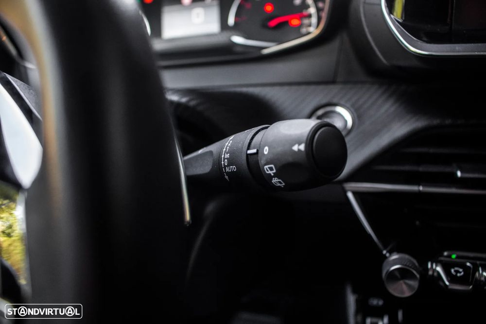 Peugeot 2008 1.5 BlueHDi Allure EAT8 - 16