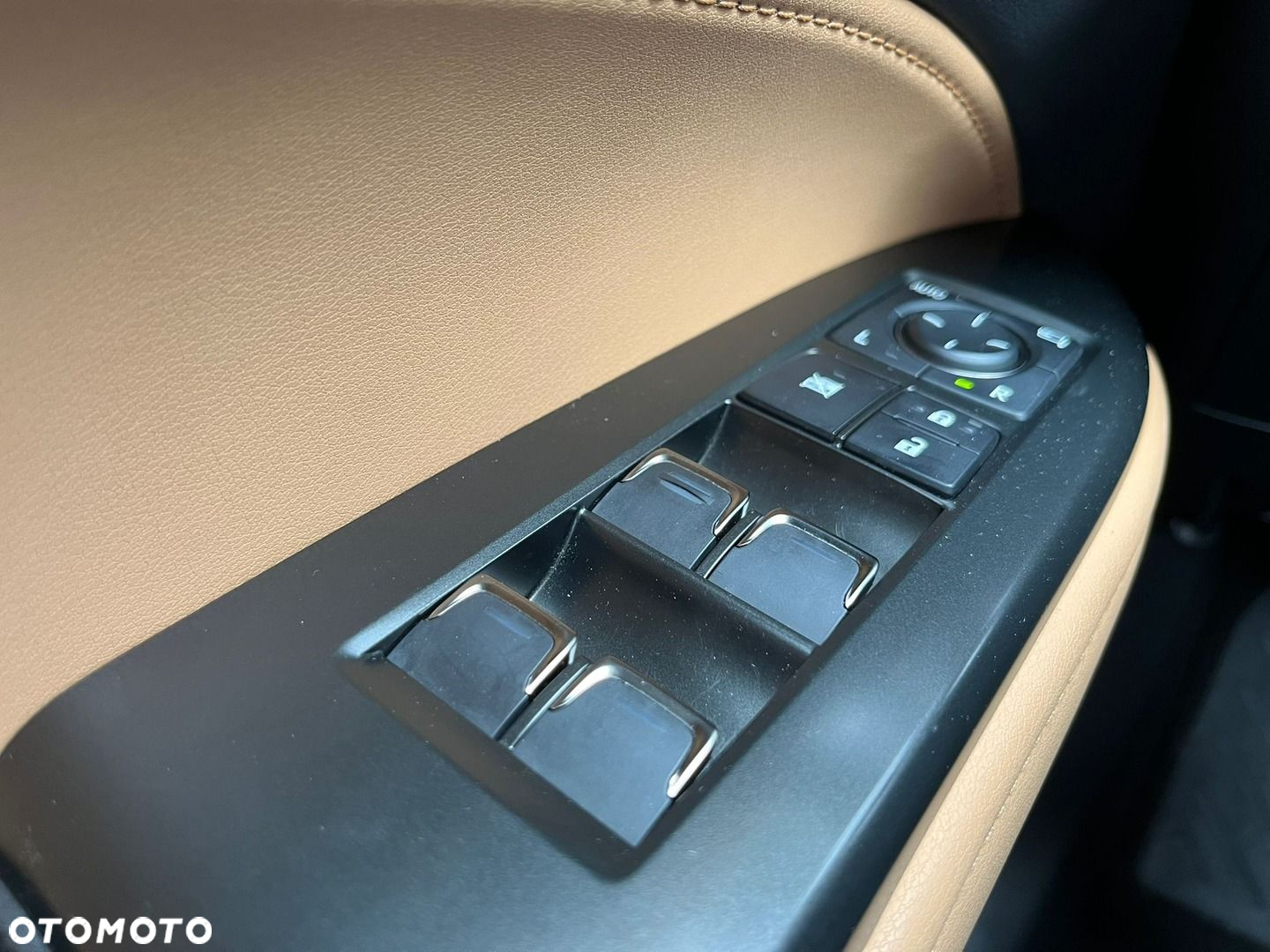 Lexus NX - 28