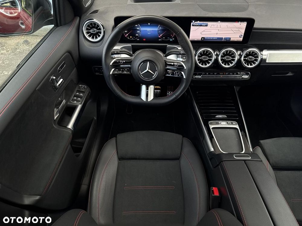 Mercedes-Benz GLB - 15