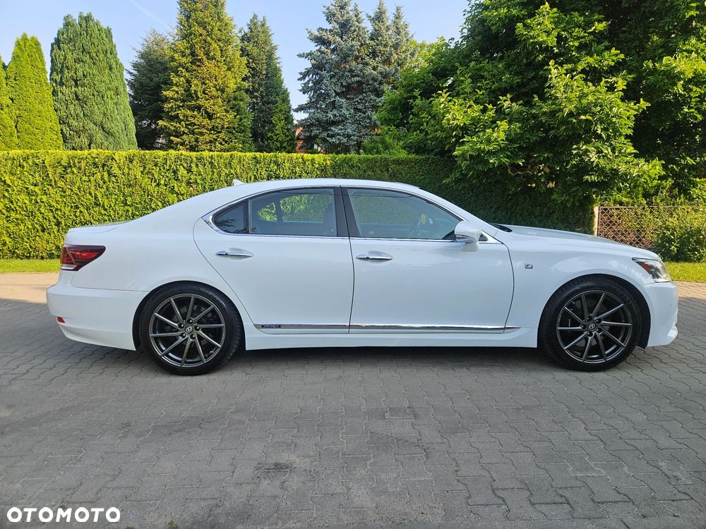 Lexus LS 600h F Sport - 4