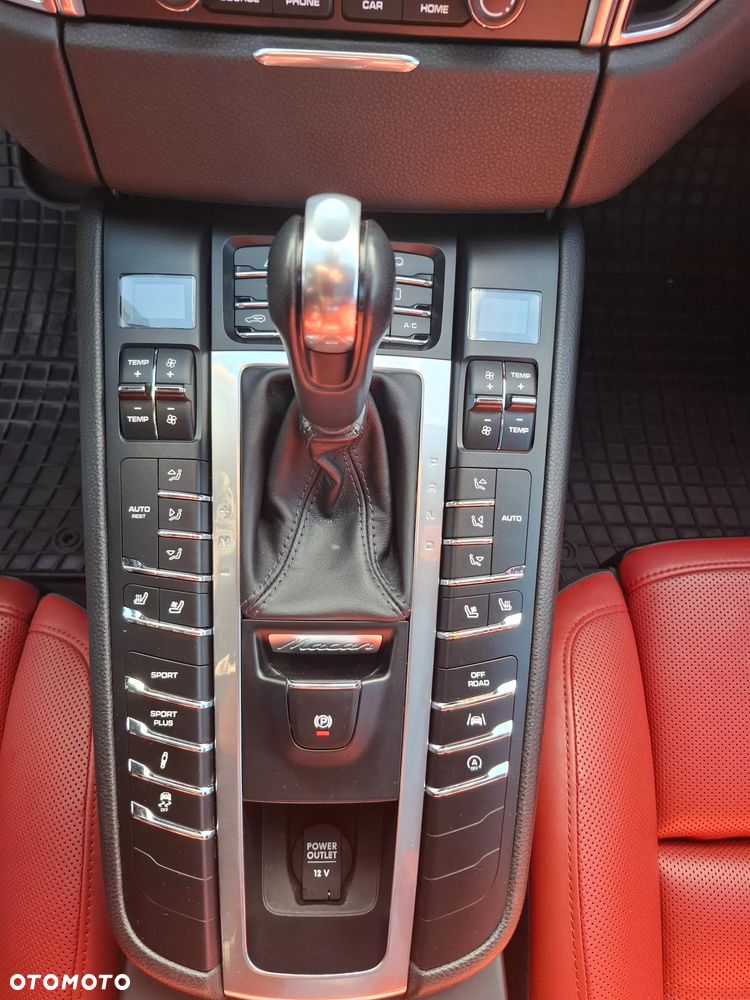 Porsche Macan - 27