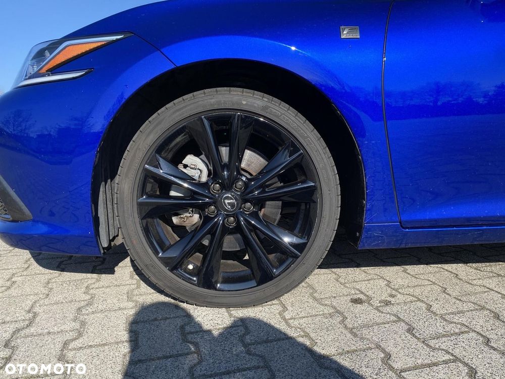 Lexus ES 300h F Sport Design - 21