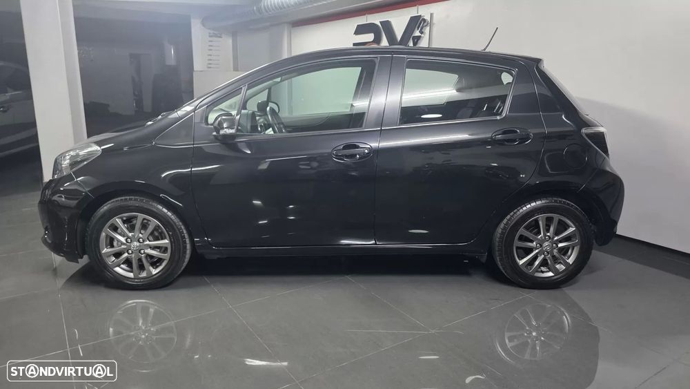 Toyota Yaris 1.33 VVT-i Comfort — fotografia 2