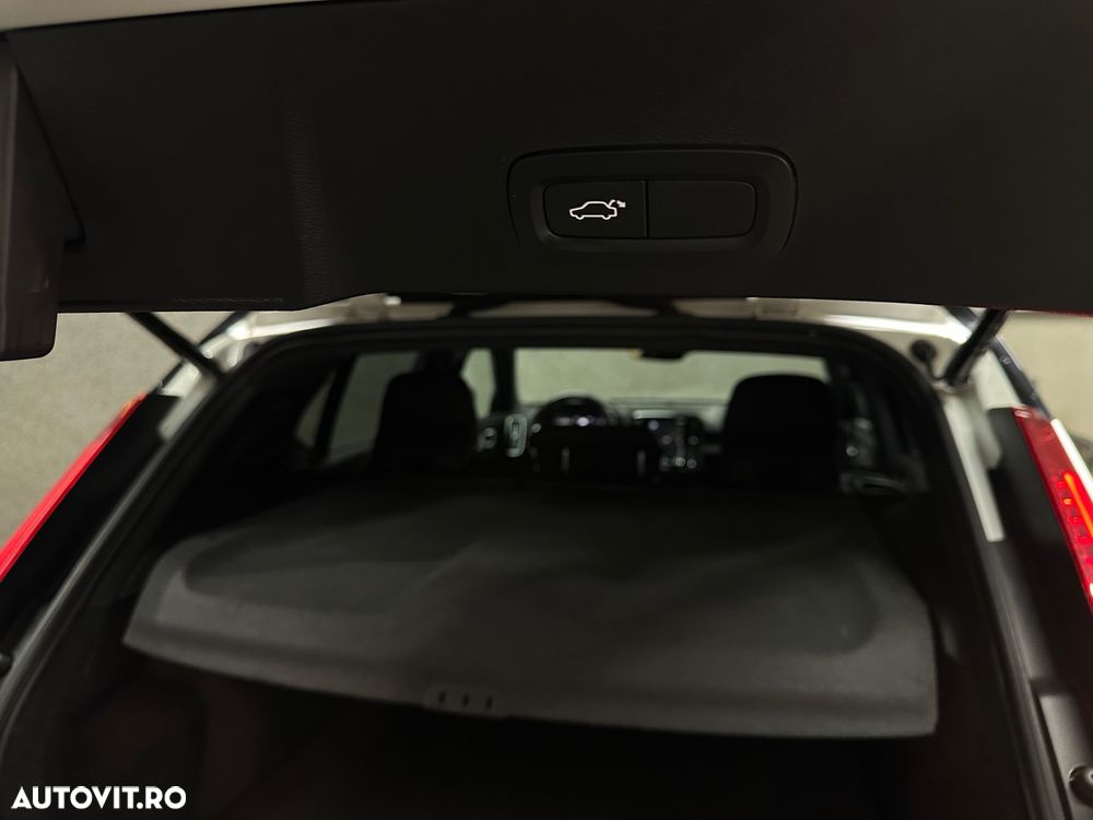 Volvo XC 40 D3 AWD R-Design - 23