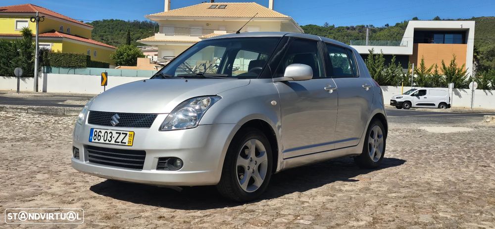 Suzuki Swift 1.3 16V GLX - 1