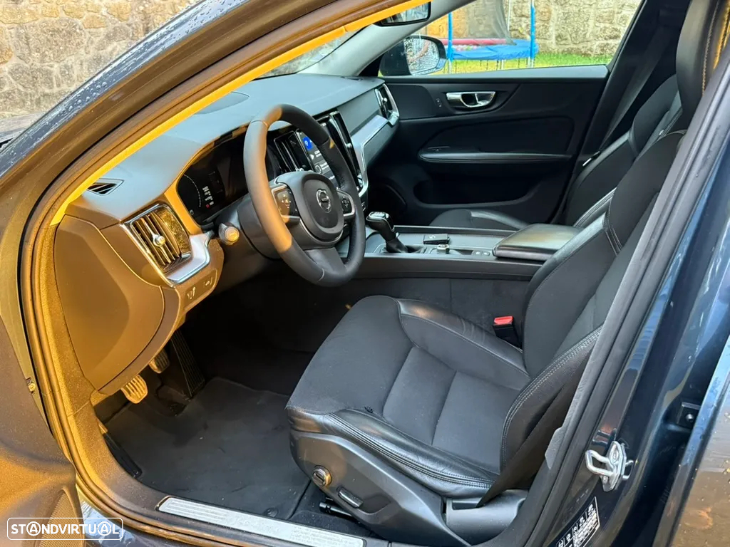 Volvo V60 2.0 D3 Momentum - 8