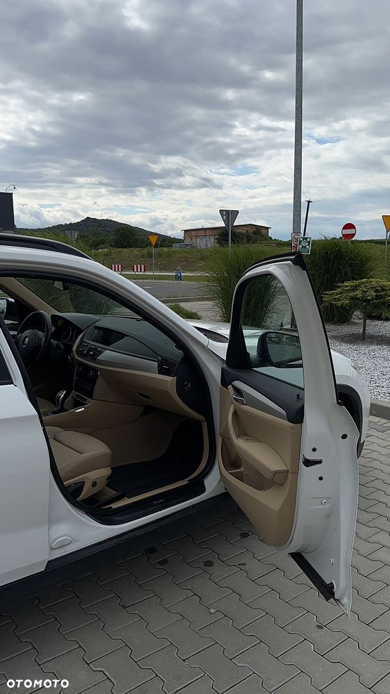 BMW X1 xDrive20d - 16