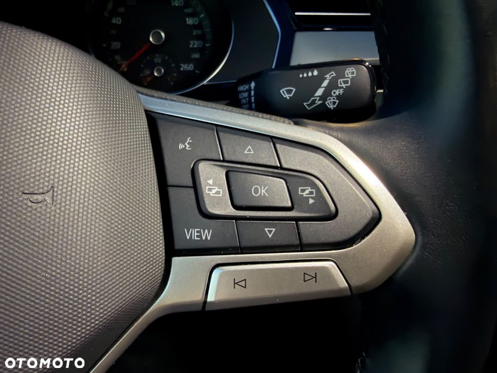 Volkswagen Passat - 16