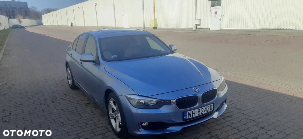 BMW Seria 3 320i - 1