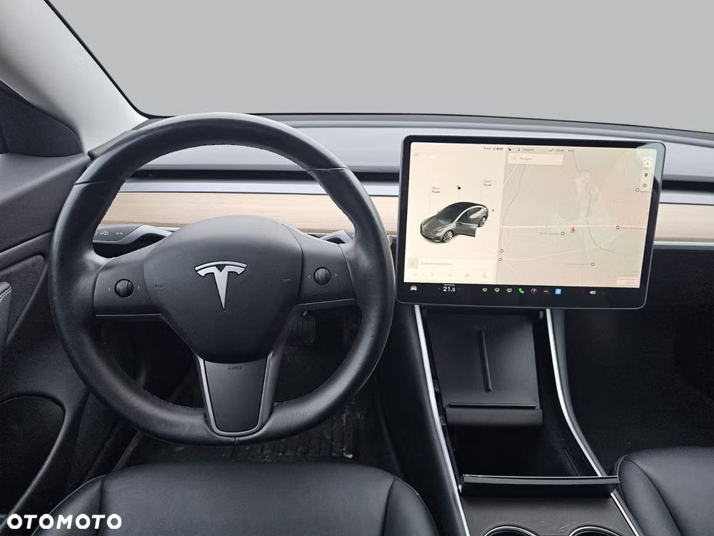 Tesla Model 3 - 11