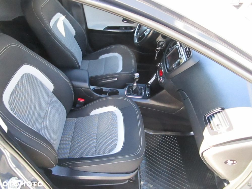 Kia Ceed 1.6 GDI Business Line - 26