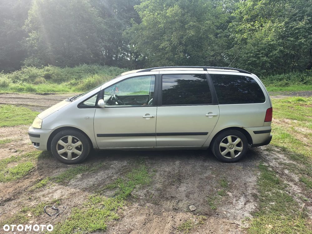 Volkswagen Sharan 1.9 TDI Highline - 3