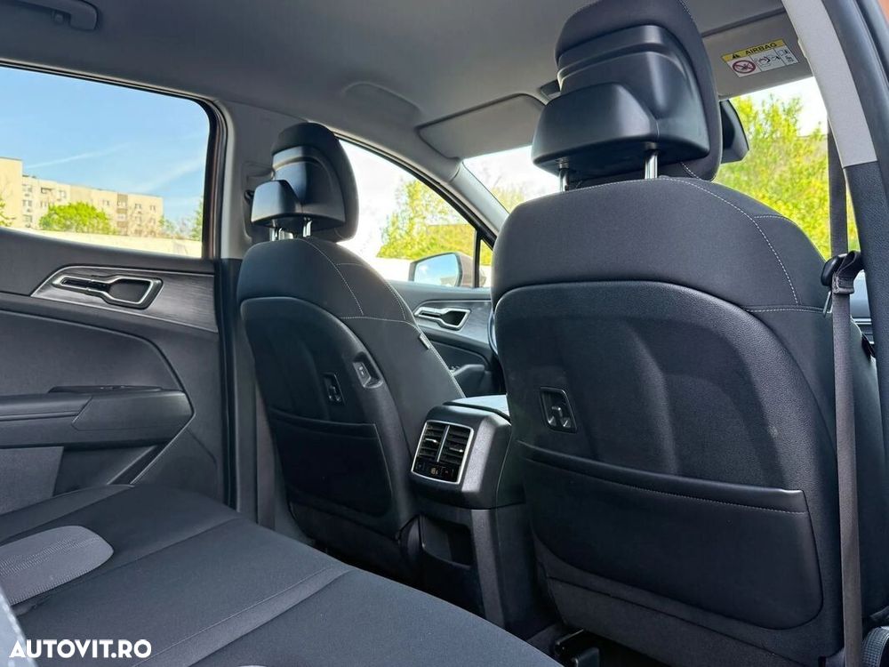 Kia Sportage 1.6 T-GDI MHEV 7DCT HP 4x4 Business Line - 34