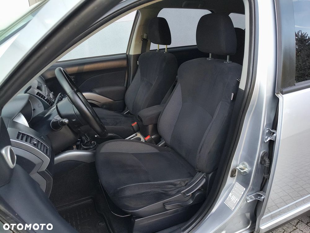 Mitsubishi Outlander 2.2 DI-D 4WD Instyle - 9