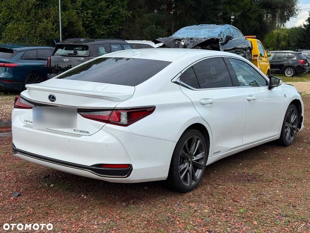 Lexus ES 300h F Sport Edition - 14