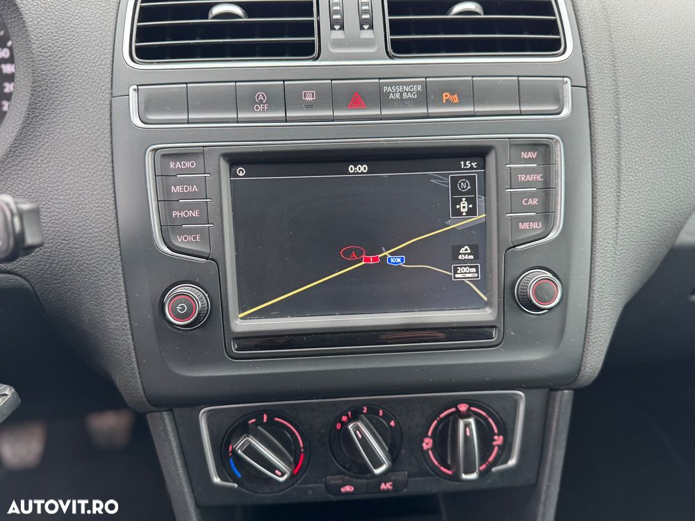 Volkswagen Polo 1.4 TDI Blue Motion Technology Lounge - 14