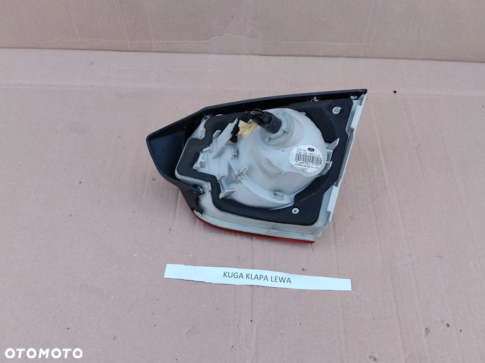Lampa ŚWIATŁO Tył Tylna w Klapę klapa Lewa FORD KUGA 1 MK1 - 4