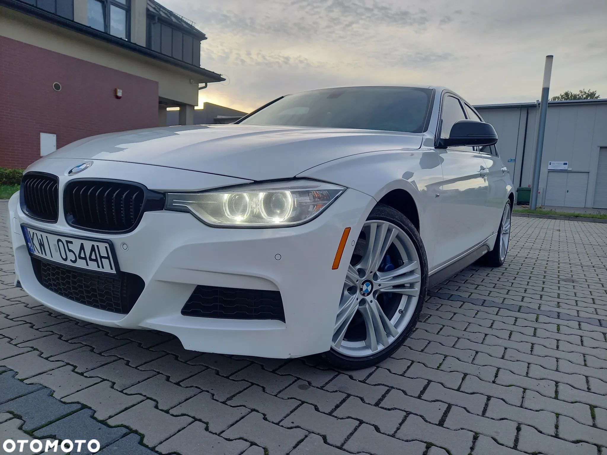 BMW Seria 3 335i xDrive Sport-Aut Luxury Line - 1