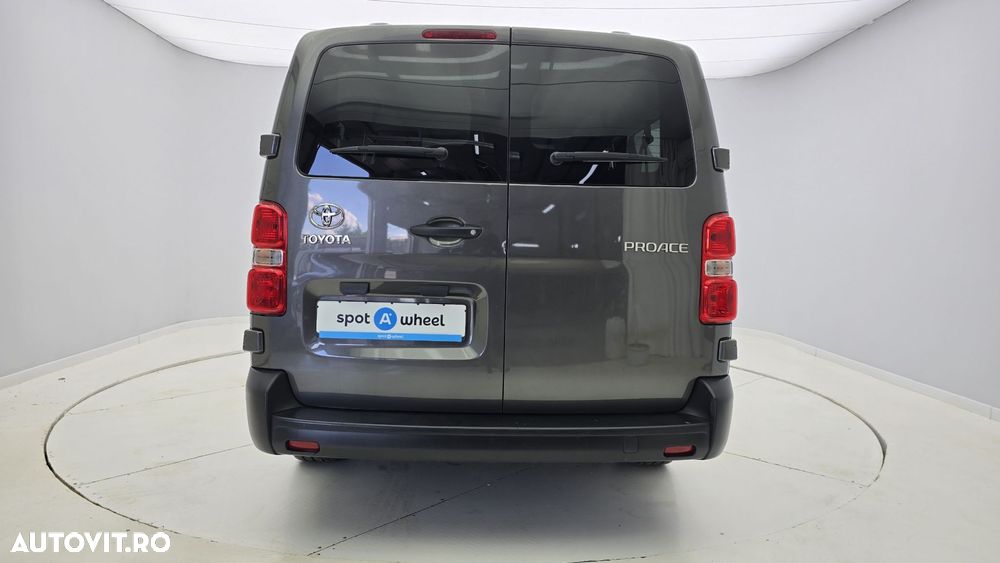 Toyota Proace 1.5 D-4D 120CP 8+1 L2H1 Base+ - 9