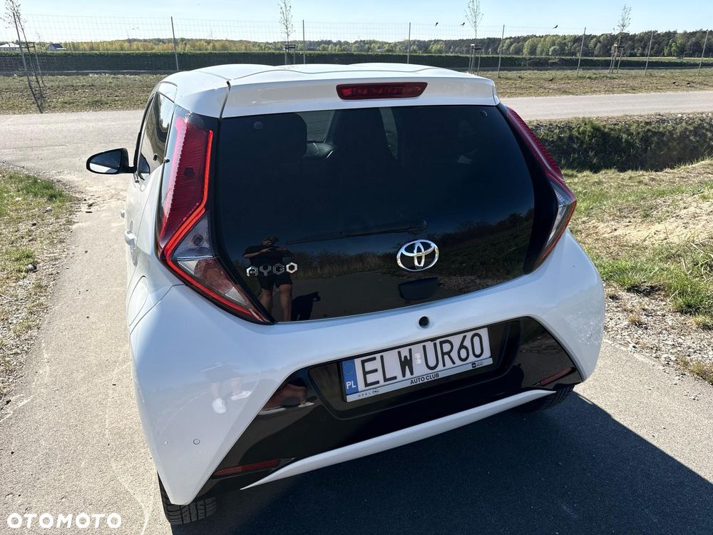 Toyota Aygo x-play connect - 10