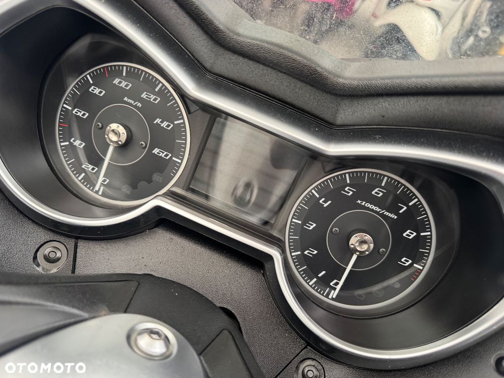 Yamaha X-max - 11