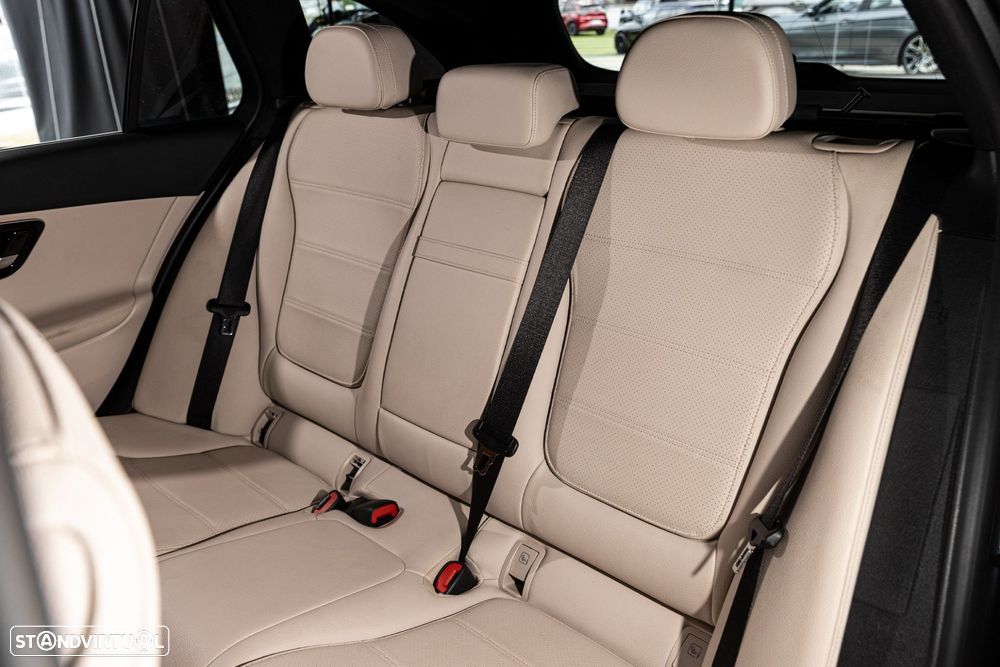 Mercedes-Benz C 300 e Avantgarde - 24