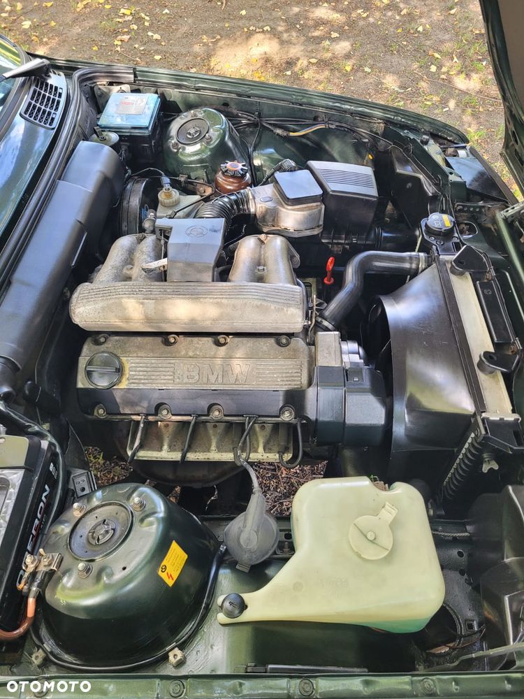 BMW Seria 3 318i - 8