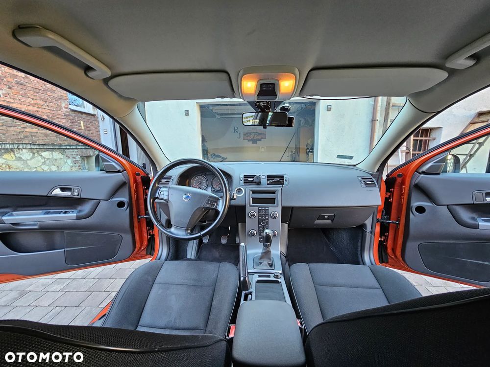 Volvo C30 2.0D - 19