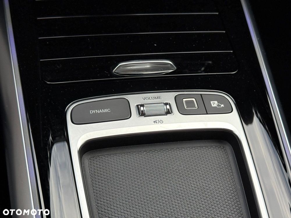 Mercedes-Benz GLA 200 AMG Line - 24