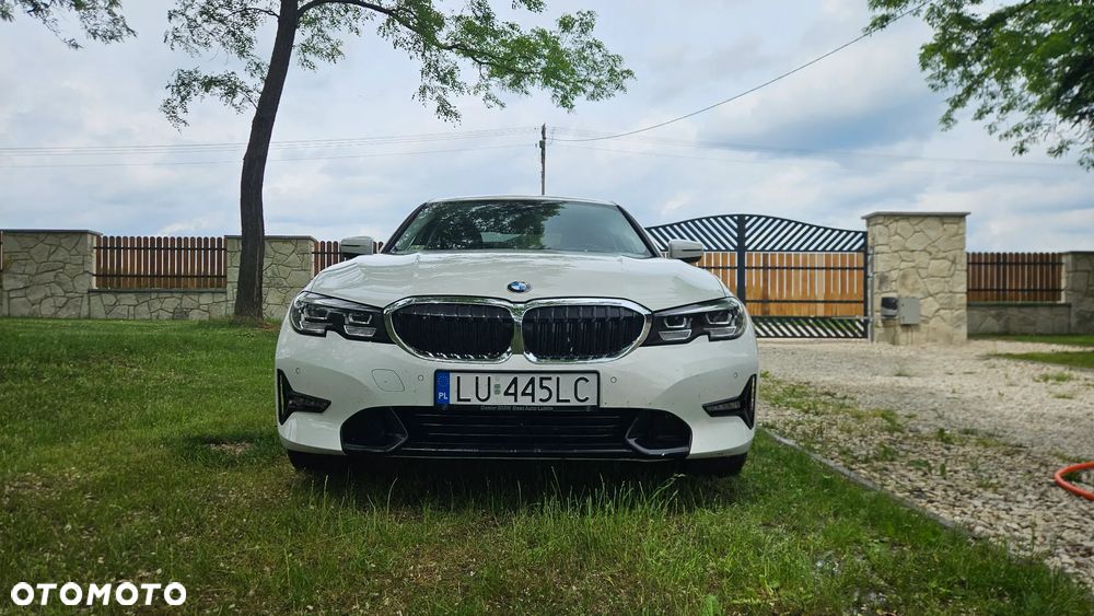 BMW Seria 3 318i - 4