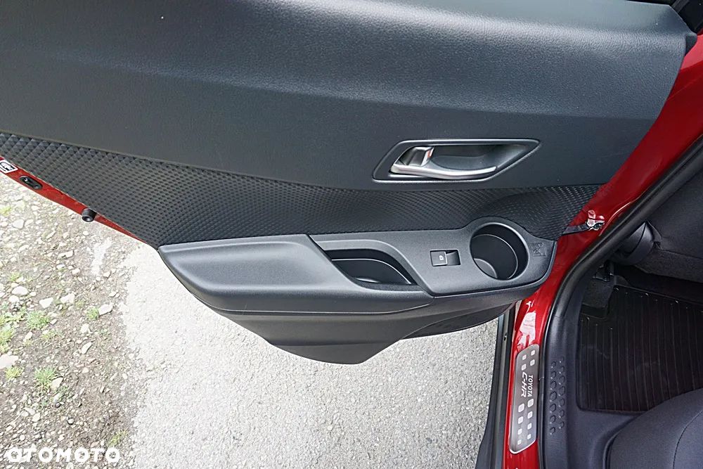 Toyota C-HR 1.2 Turbo Team Deutschland - 36