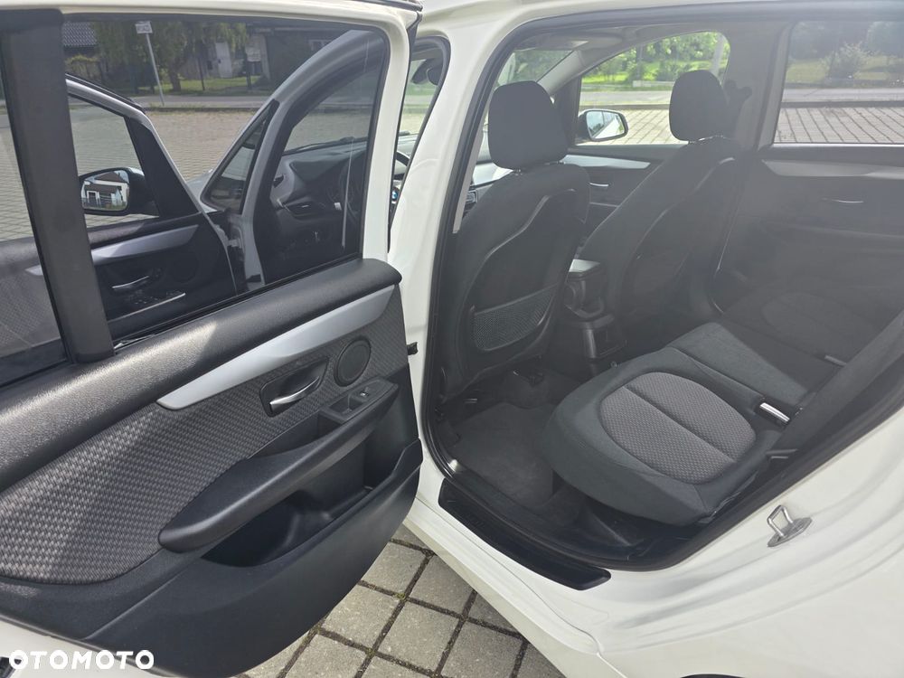 BMW Seria 2 218d GT - 15