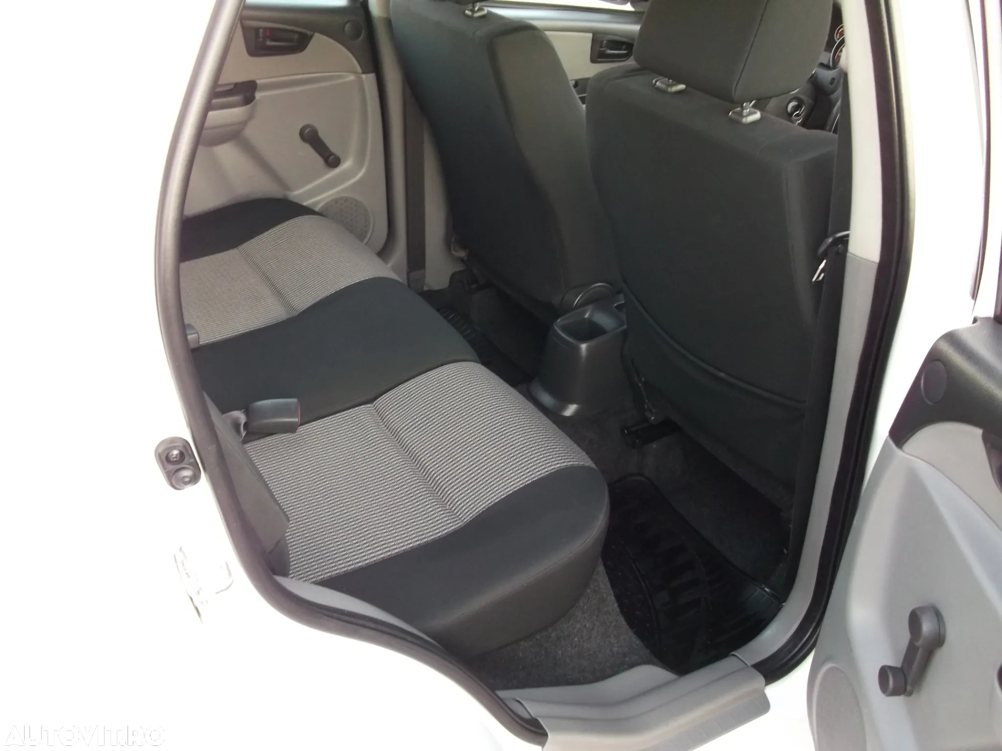 Suzuki SX4 1.6L 2WD GS - 9