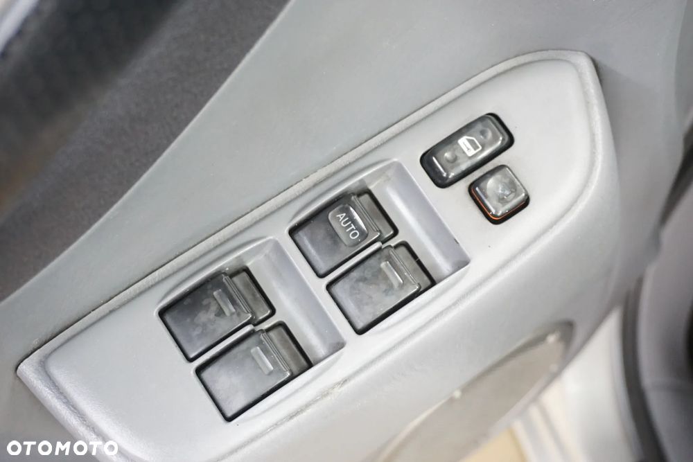 Toyota RAV4 D-4D 4x4 - 29