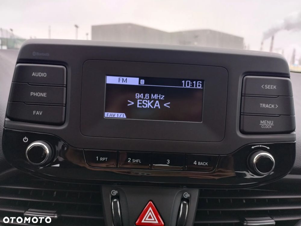 Hyundai i30 1.5 DPI Classic + - 18