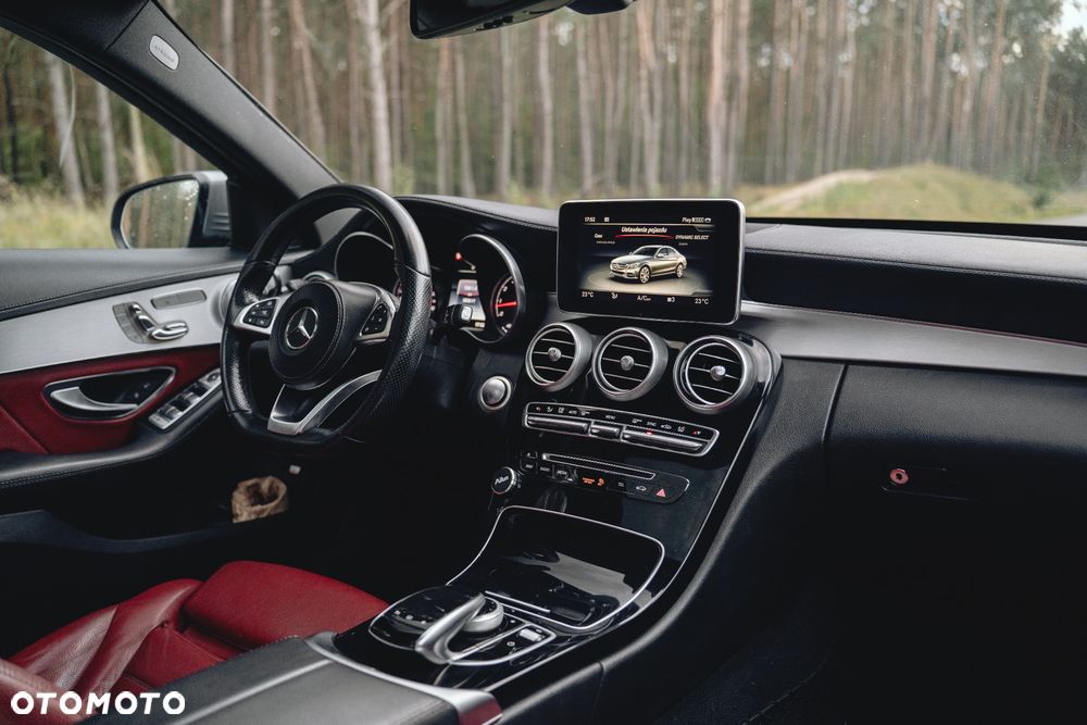 Mercedes-Benz Klasa C 400 4-Matic 7G-TRONIC - 29