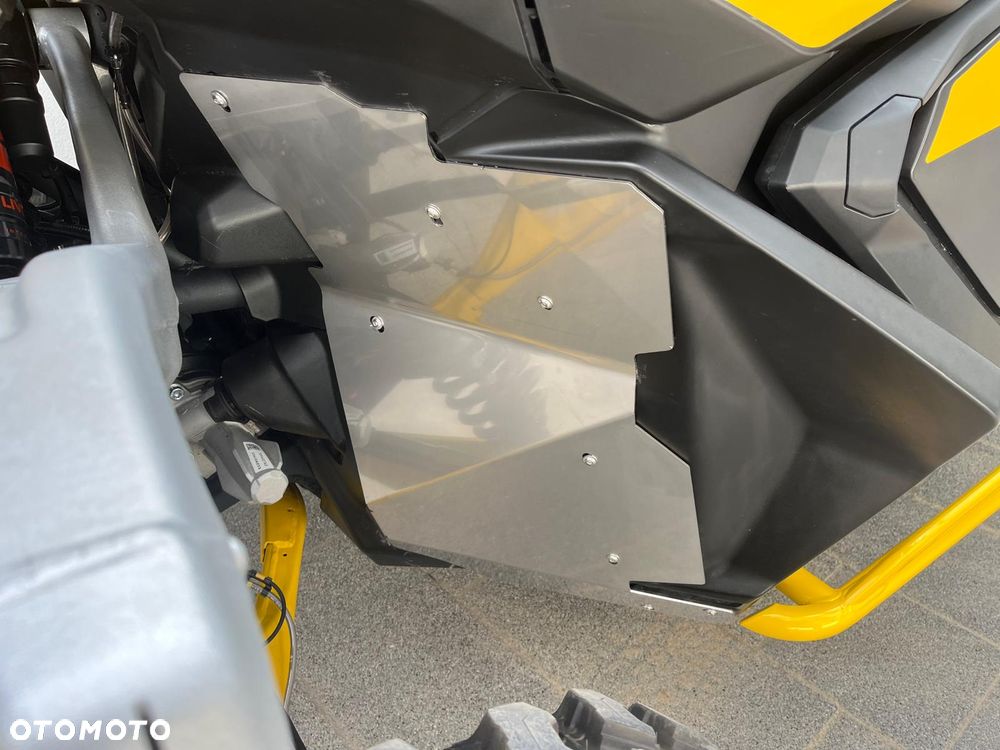Can-Am Maverick - 19