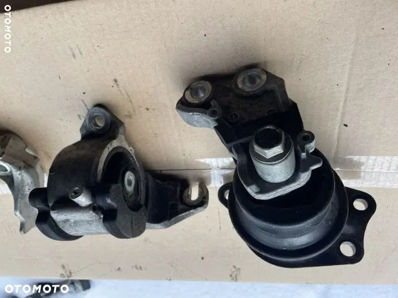 Honda CR-Z łapa silnika poduszka - 2